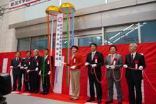 新外来診療棟完成記念式典等を挙行しました。 新外来診療棟完成記念式典等を挙行しました。